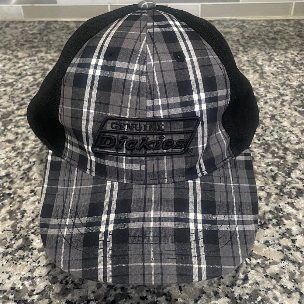Dickies Genuine Trucker Hat Black White Mesh Snapback Cap Unisex NWOT